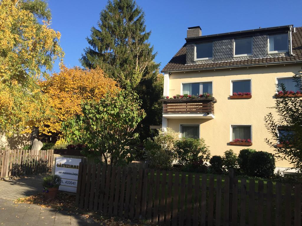 Apartmenthaus Sonnen ดุสเซลดอร์ฟ ภายนอก รูปภาพ